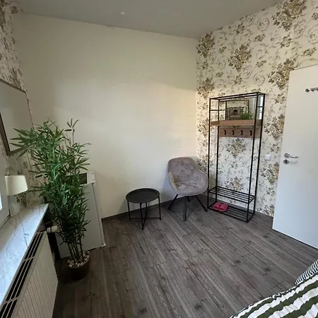 Wohngemeinschaft Mit Privatzimmern Homestay Niederdorla